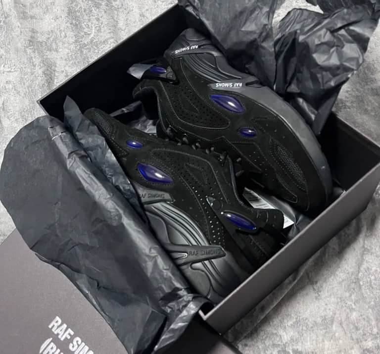 Raf Simons Cylon 21 black purple и red, Raf Simons Antei White/Black - фото 6